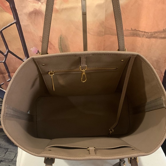 Michael Kors Small Dark Dune Jet Set 💯 Authentic - Picture 3 of 8